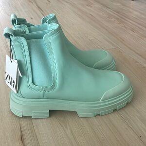 Mint colored ankle rain boots!